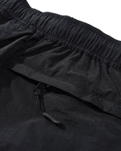 Afbeelding in Gallery-weergave laden, BUTTER GOODS X UMBRO - &quot;DIAMOND&quot; TRACKSUIT PANTS (BLACK/SLATE)
