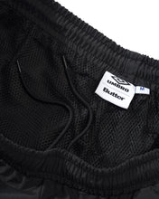 Afbeelding in Gallery-weergave laden, BUTTER GOODS X UMBRO - &quot;DIAMOND&quot; TRACKSUIT PANTS (BLACK/SLATE)
