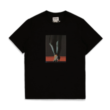 Afbeelding in Gallery-weergave laden, THE LOOSE COMPANY - &quot;HEELS&quot; T-SHIRT (BLACK)
