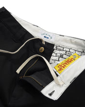 Afbeelding in Gallery-weergave laden, CASH ONLY - &quot;HALFWAY&quot; SHORTS
