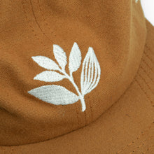 Afbeelding in Gallery-weergave laden, MAGENTA SKATEBOARDS - &quot;LEAGUE&quot; 6 PANEL HAT (OCRA)

