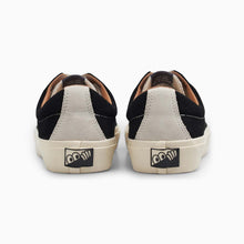 Afbeelding in Gallery-weergave laden, LAST RESORT AB - &quot;VM003 LO&quot; SUEDE SHOES (DUO BLACK/WHITE)
