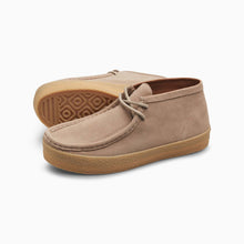 Afbeelding in Gallery-weergave laden, LAST RESORT AB - &quot;VM006 HI&quot; MOCCASIN SHOES (SUEDE/GUM)

