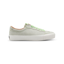 Afbeelding in Gallery-weergave laden, LAST RESORT AB - &quot;VM004&quot; CHRIS MILIC SUEDE PRO SHOES (GREEN TINT/WHITE)
