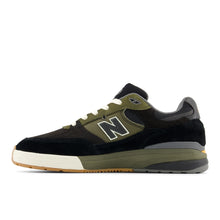 Afbeelding in Gallery-weergave laden, NEW BALANCE NUMBERIC - &quot;933&quot; ANDREW REYNOLDS&#39; PRO SHOES (BLACK/DARK OLIVINE)
