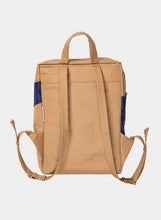 Afbeelding in Gallery-weergave laden, SUSAN BIJL - &quot;THE NEW BACKPACK&quot; (CAMEL/NAVY)
