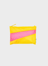 Afbeelding in Gallery-weergave laden, SUSAN BIJL - &quot;THE NEW POUCH&quot; MEDIUM SIDE BAG (TV YELLOW/FLUO PINK)
