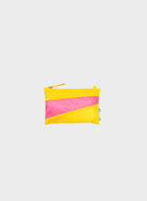 Afbeelding in Gallery-weergave laden, SUSAN BIJL - &quot;THE NEW POUCH&quot; SMALL SIDE BAG (TV YELLOW/FLUO PINK)
