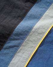 Afbeelding in Gallery-weergave laden, BUTTER GOODS - &quot;WIPEOUT&quot; BOARDSHORTS (NAVY)
