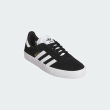 Afbeelding in Gallery-weergave laden, ADIDAS SKATEBOARDING - &quot;GAZELLE ADV&quot; SUEDE SHOES (BLACK/WHITE)

