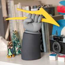 Afbeelding in Gallery-weergave laden, LAKAI FOOTWEAR - &quot;FLARE FIST&quot; TOY
