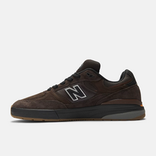 Afbeelding in Gallery-weergave laden, NEW BALANCE NUMERIC - &quot;933&quot; ANDREW REYNOLDS&#39; PRO SHOES (BROWN/BLACK)
