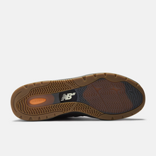 Afbeelding in Gallery-weergave laden, NEW BALANCE NUMERIC - &quot;933&quot; ANDREW REYNOLDS&#39; PRO SHOES (BROWN/BLACK)
