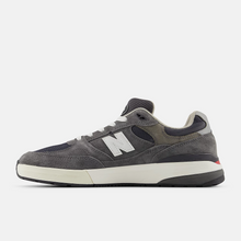 Afbeelding in Gallery-weergave laden, NEW BALANCE NUMERIC - &quot;933&quot; ANDREW REYNOLDS&#39; PRO SHOES (GREY/WHITE)
