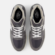Afbeelding in Gallery-weergave laden, NEW BALANCE NUMERIC - &quot;933&quot; ANDREW REYNOLDS&#39; PRO SHOES (GREY/WHITE)
