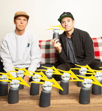 Afbeelding in Gallery-weergave laden, LAKAI FOOTWEAR - &quot;FLARE FIST&quot; TOY

