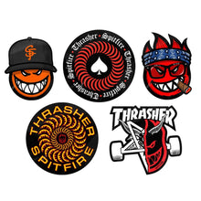 Afbeelding in Gallery-weergave laden, SPITFIRE WHEELS X THRASHER - &quot;THRASHER&quot; STICKER PACK
