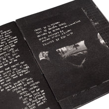 Afbeelding in Gallery-weergave laden, Oneshopper - &quot;TEN OOSTEN VAN DE STERREN STROOMT DE BEEK&quot; ZINE
